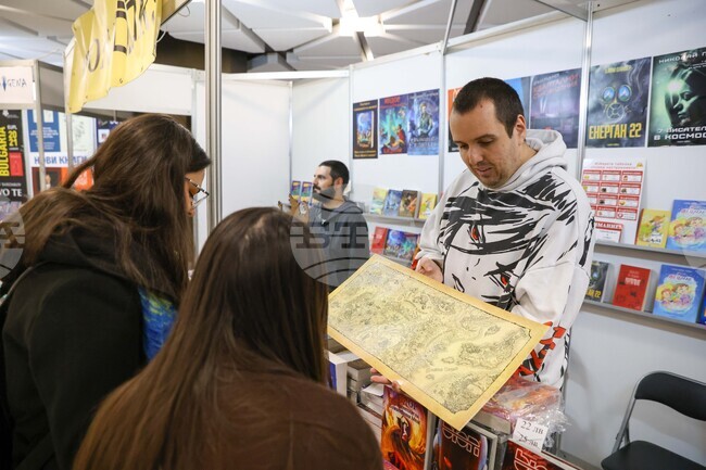 Международен панаир на книгата - щанд на „Vision Books" - Б. Н. Добрев - фентъзи трилогия