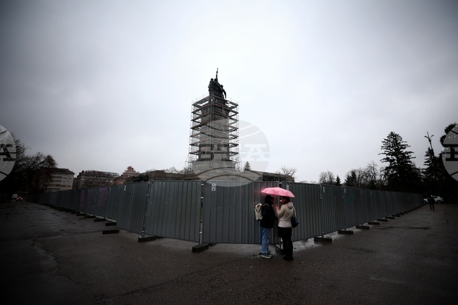 Паметник на Съветската армия - ограда