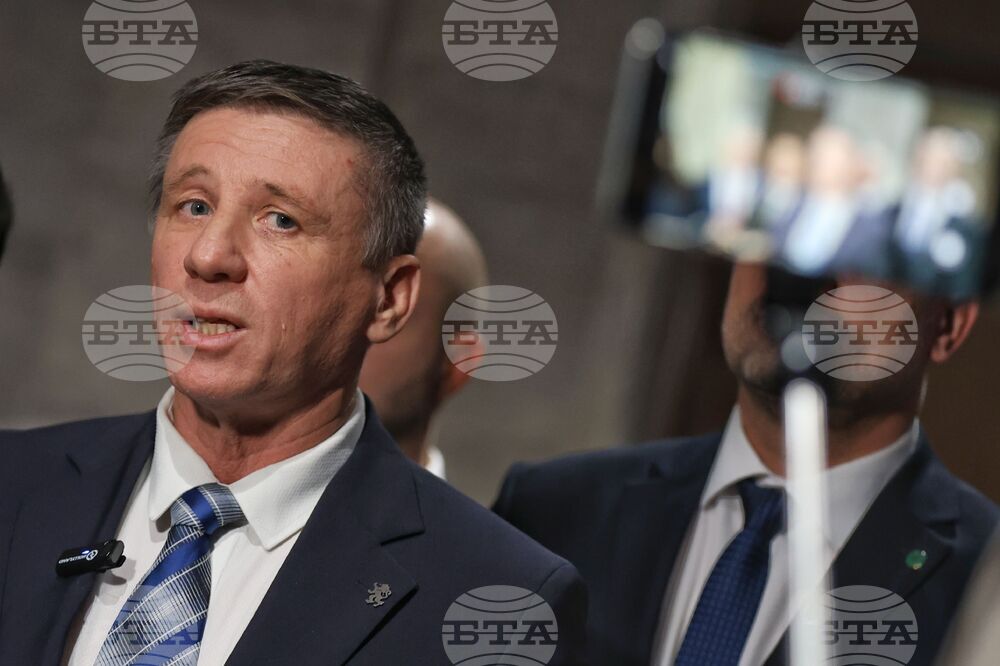 Парламент - Възраждане - брифинг