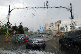 Трафик - Автомобили - дъждовно време