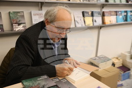Международен панаир на книгата - щанд на „Хермес“ - среща с автограф с Тони Николов