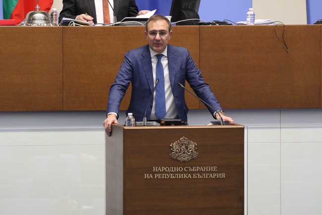 БСП: Въпросът пред сглобката е КОЙ да купи „Лукойл“ и КОЙ да внася петролните продукти – не какво ще правят българските граждани и бизнес