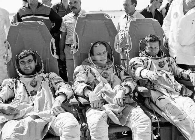 Втори съвместен българо-съветски космически полет