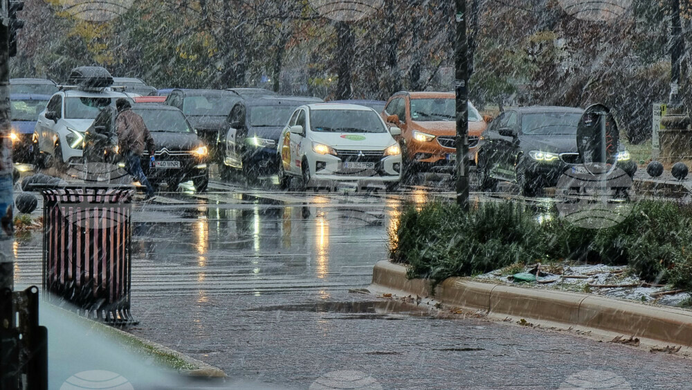 Полярна въздушна маса обхвана Румъния със слана, суграшица и сняг