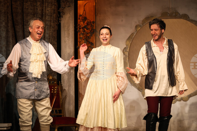 Бургас - Драматичен театър "Адриана Будевска" - "Училище за бащи"