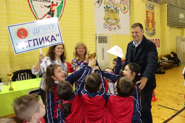 Община Хасково: Най - веселото състезание „Спортист на градината“ се проведе тази вечер в Хасково