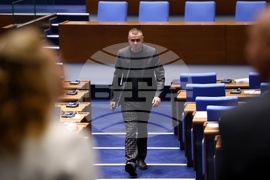 Парламент - заседание