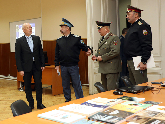 Министерство на отбраната: Военната академия „Г. С. Раковски“ ще посрещне 2024 г. с обновена учебно-материална база за подготовка на кадри за сигурността и отбраната