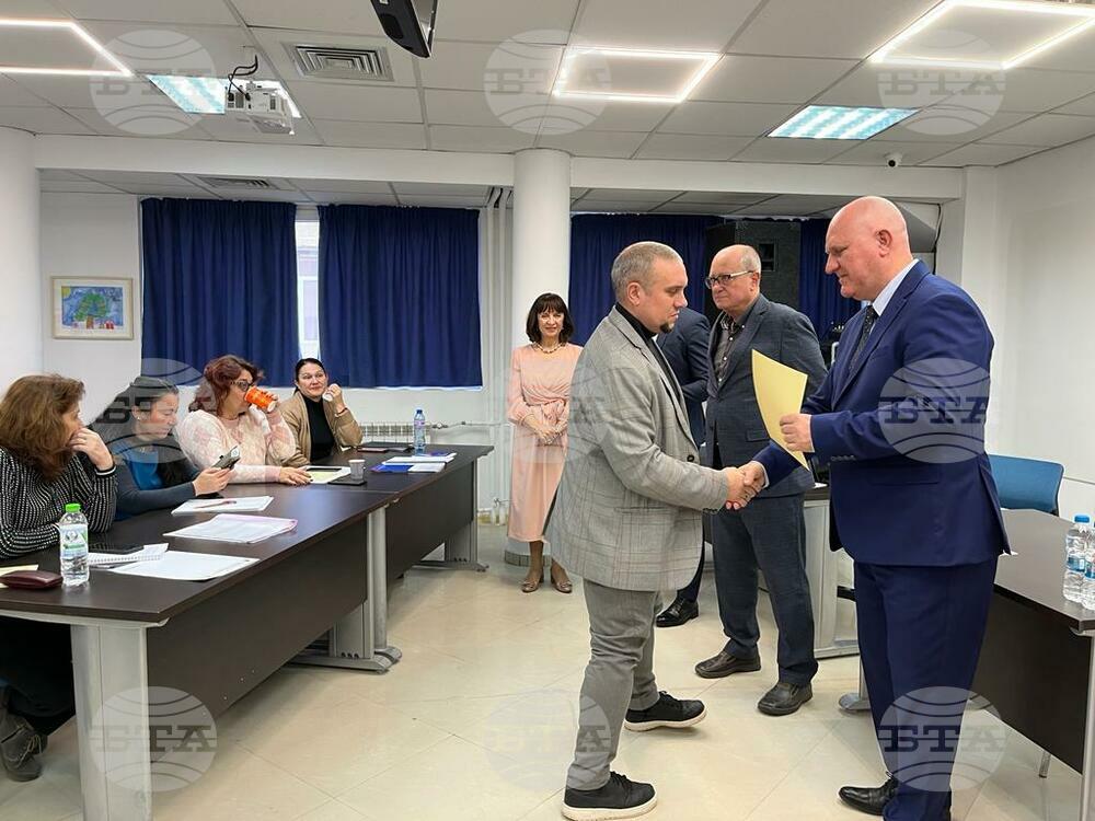 Министър Галин Цоков връчи сертификати за квалификация на 73 педагогически специалисти