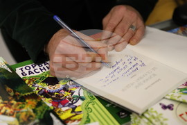 Международен панаир на книгата - щанд на изд. „Изида“ - Добромир Банев - „Всички дни ще се казват неделя“ - книга