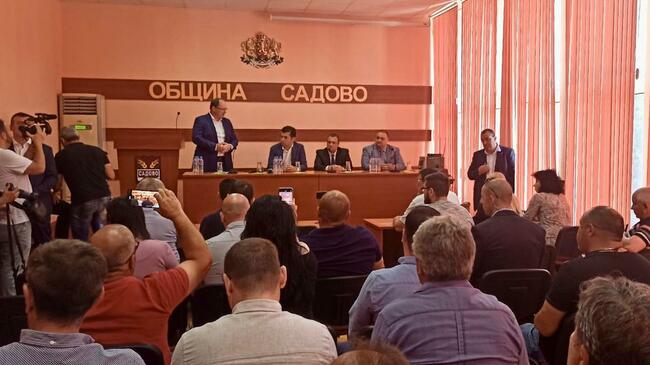Министър Иванов към земеделците в Садово: Държавата застава зад вас