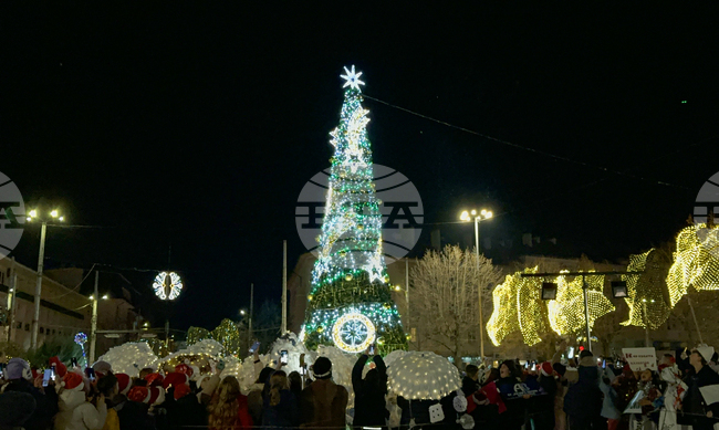  Казанлък - коледна елха - светлини