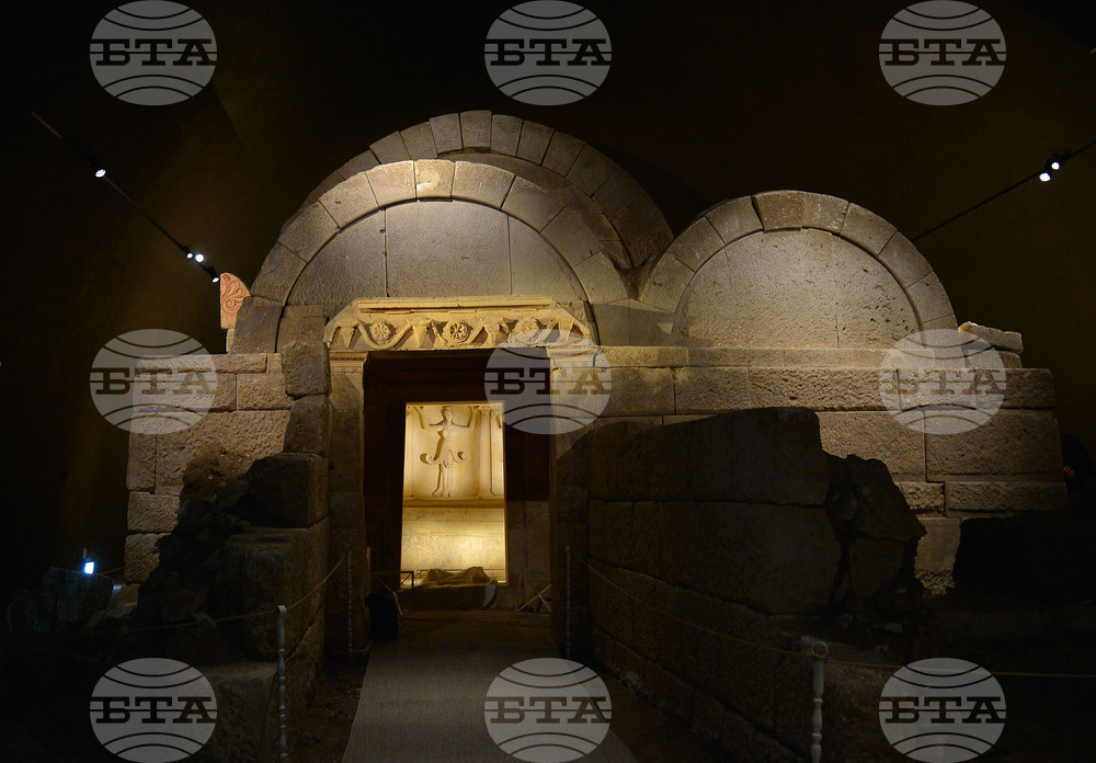 Село Свещари - Тракийска царска гробница - откриване