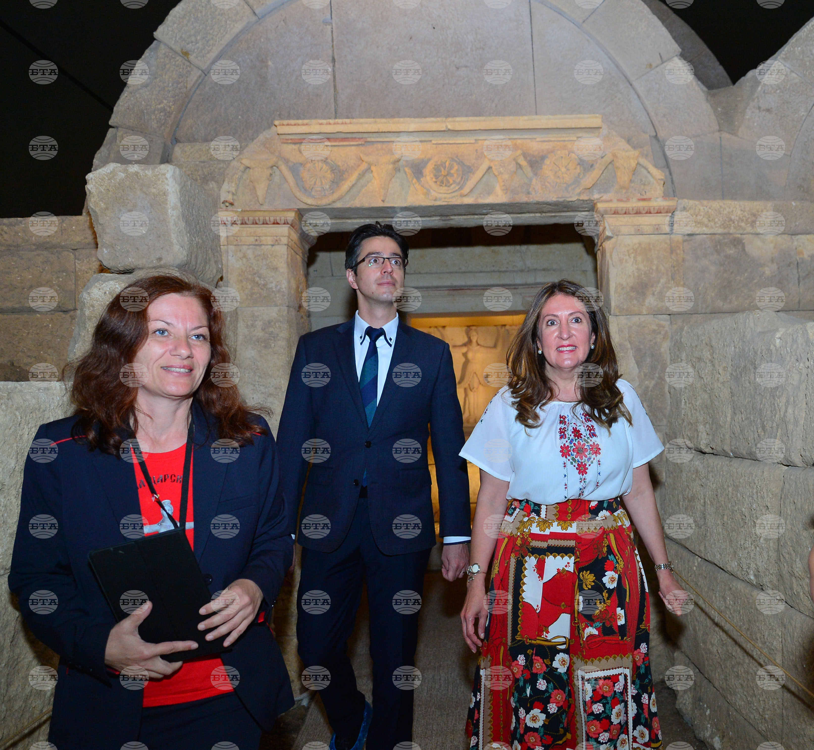 Село Свещари - Тракийска царска гробница - откриване