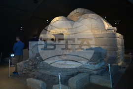 Село Свещари - Тракийска царска гробница - откриване