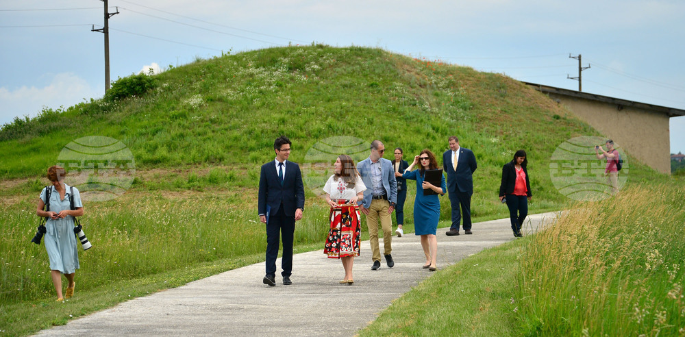 Село Свещари - Тракийска царска гробница - откриване