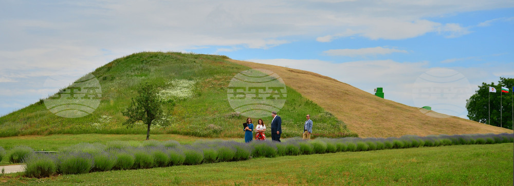 Село Свещари - Тракийска царска гробница - откриване