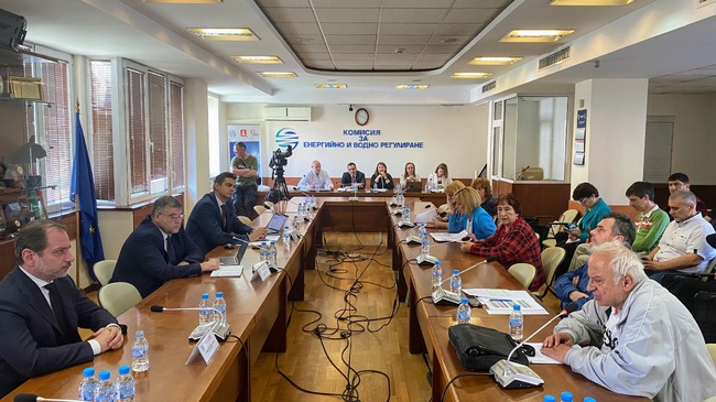 Няма промяна в разчетите на КЕВР след проведеното обществено обсъждане -  само с 3,3 % се увеличава цената на електрическата енергия за битовите потребители от 1 юли