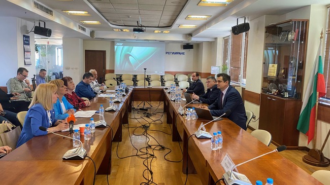  След проведеното обществено обсъждане няма промяна в разчетите на енергийния регулатор – средното увеличение на цените на топлинната енергия за бита е 39,26%  