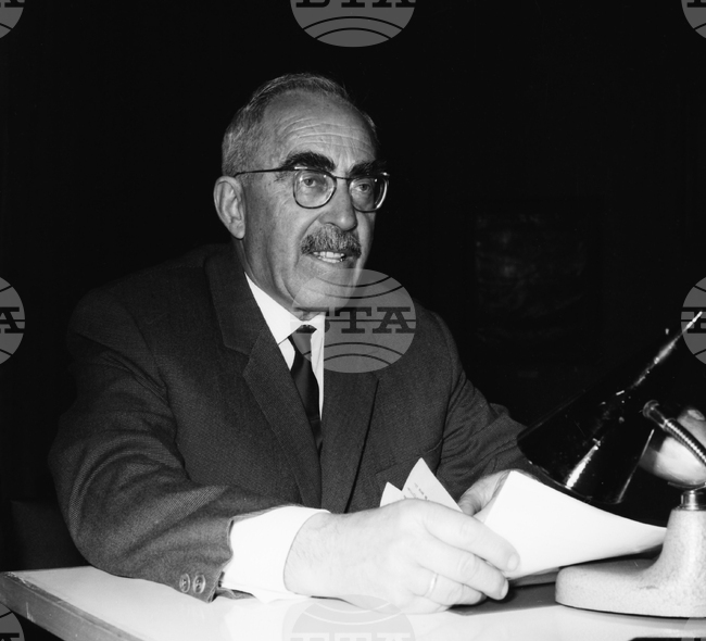 Проф. Васил Захариев - график