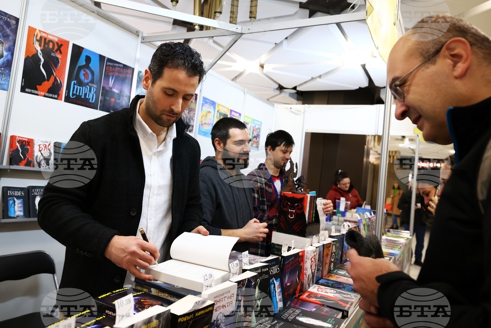 Международен панаир на книгата - щанд на издателство Vision Books - Емил Минчев - Николай Пеев