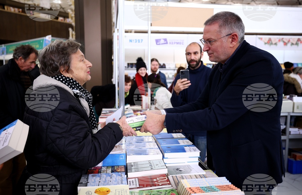 Международен панаир на книгата - щанд на „Жанет 45“ - Георги Господинов
