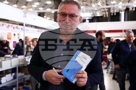 Международен панаир на книгата - щанд на „Жанет 45“ - Георги Господинов