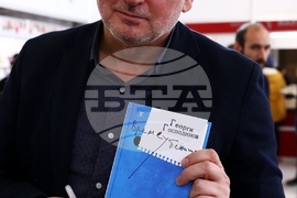 Международен панаир на книгата - щанд на „Жанет 45“ - Георги Господинов