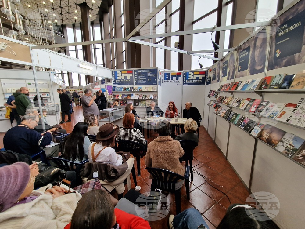 Romanian Writer Bogdan-Alexandru Stanescu Meets with Bulgarian Readers in Sofia