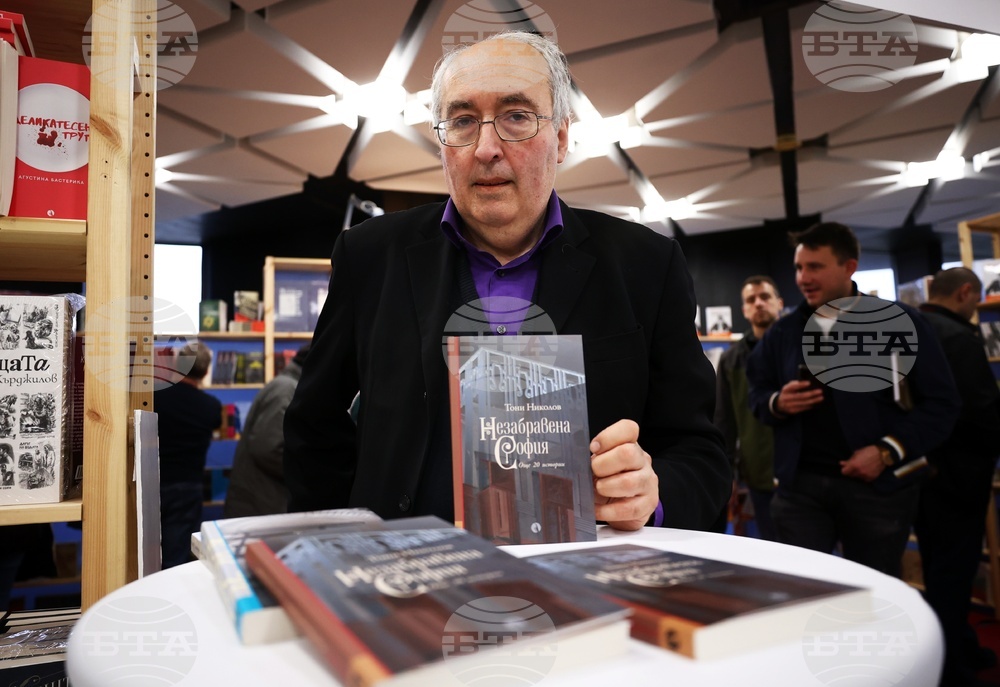 Международен панаир на книгата - щанд на „Жанет 45“ - Тони Николов