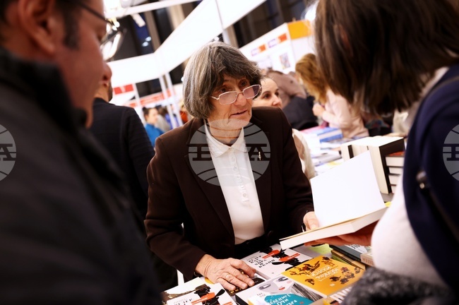 Международен панаир на книгата - щанд на „Жанет 45“ - Здравка Евтимова