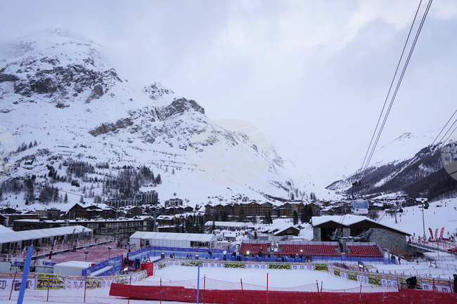 Трима скиори загинаха в лавини в Източна Франция