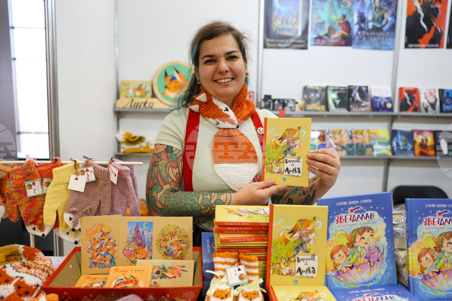 Международен панаир на книгата - щанд на Vision Books - Петя Евлогиева