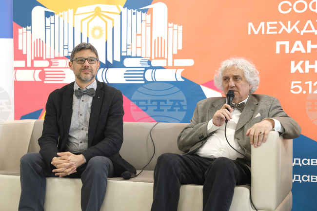 Международен панаир на книгата - представяне на ноемврийския брой на списание „ЛИК“