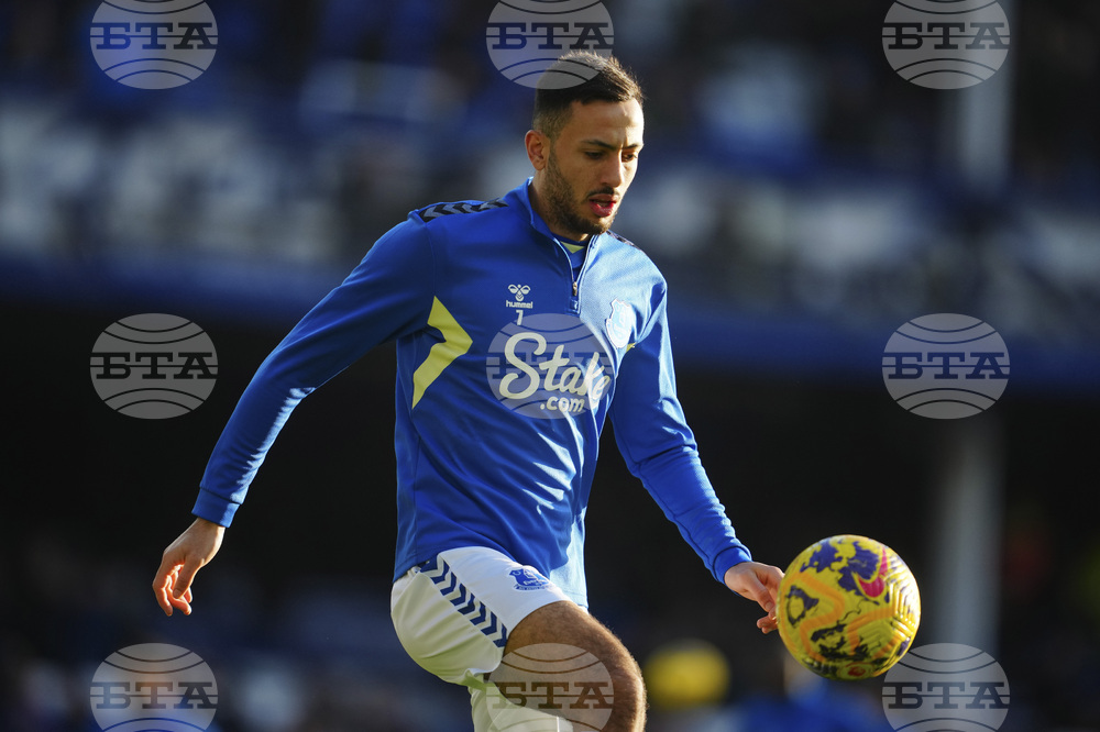 Евертън подкрепи Дуайт Макнийл след проваления му трансфер в Кристъл Палас