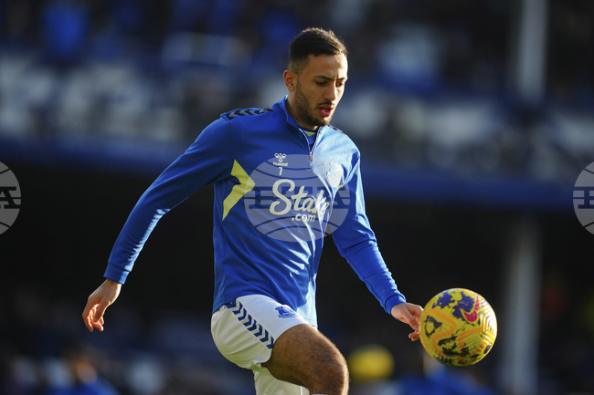 Евертън подкрепи Дуайт Макнийл след проваления му трансфер в Кристъл Палас