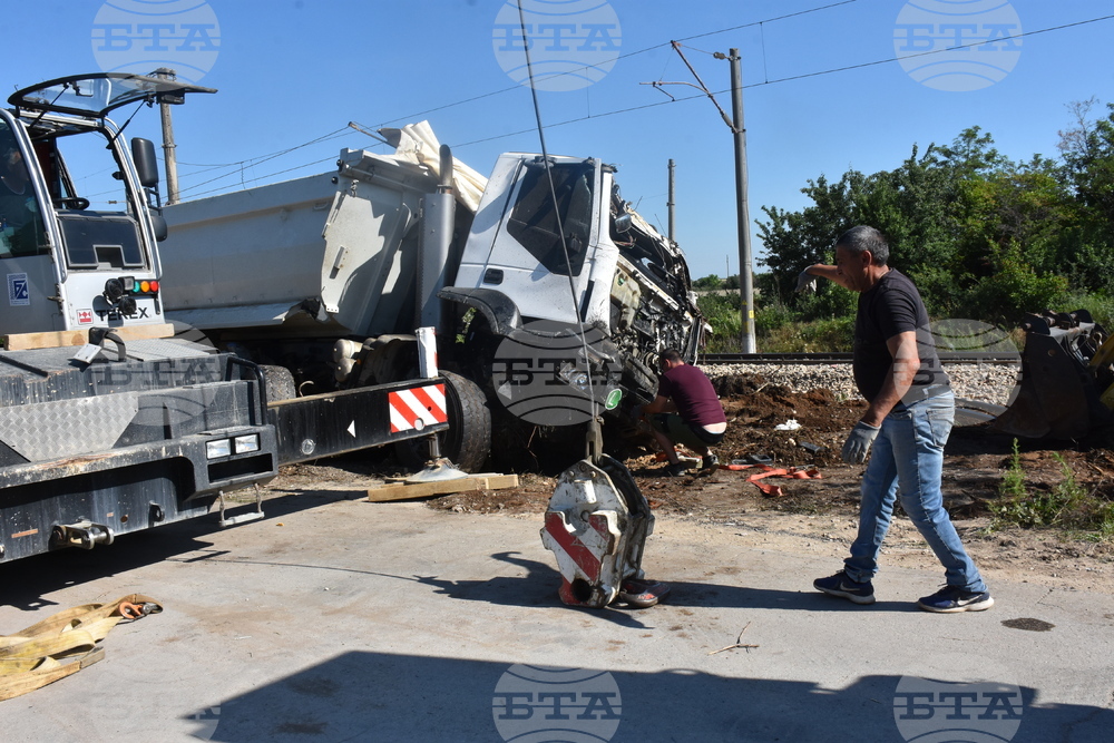  Димово - гара Орешец - жп прелез - инцидент - възстановено движение - разчистване 