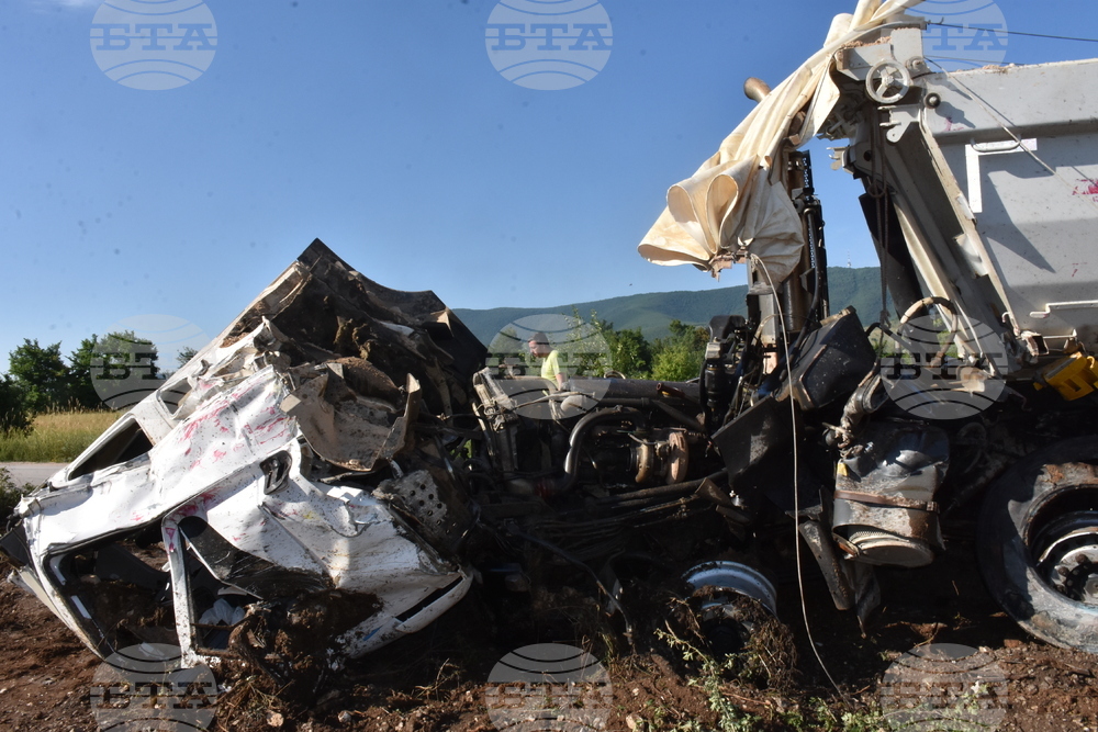 Димово - гара Орешец - жп прелез - инцидент - възстановено движение - разчистване
