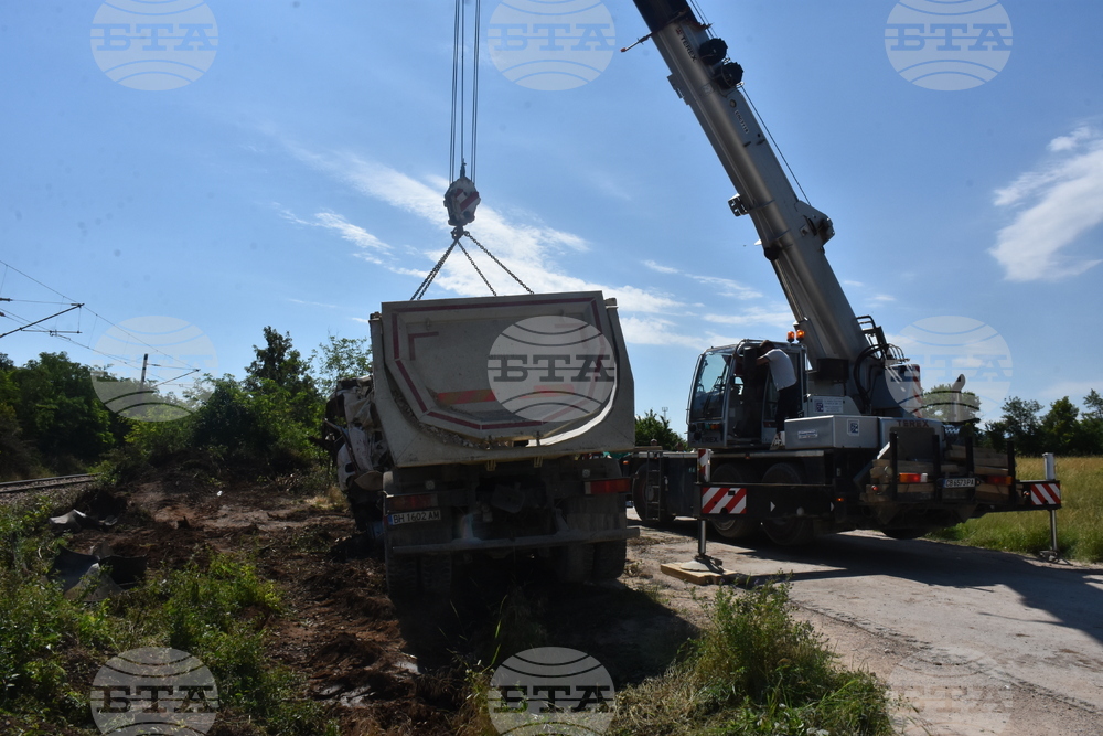  Димово - гара Орешец - жп прелез - инцидент - възстановено движение - разчистване 