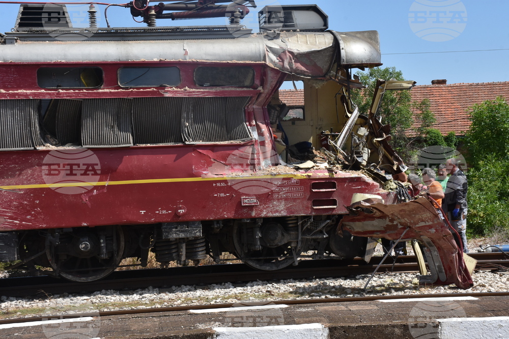 Димово - гара Орешец - жп прелез - инцидент - възстановено движение - разчистване 