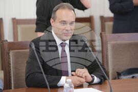 Парламент - Комисия по външна политика