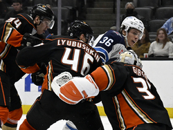 Jets Ducks Hockey