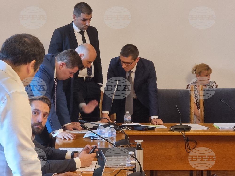 Парламент - Комисия по конституционни и правни въпроси