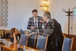 Парламент - Комисия по конституционни и правни въпроси