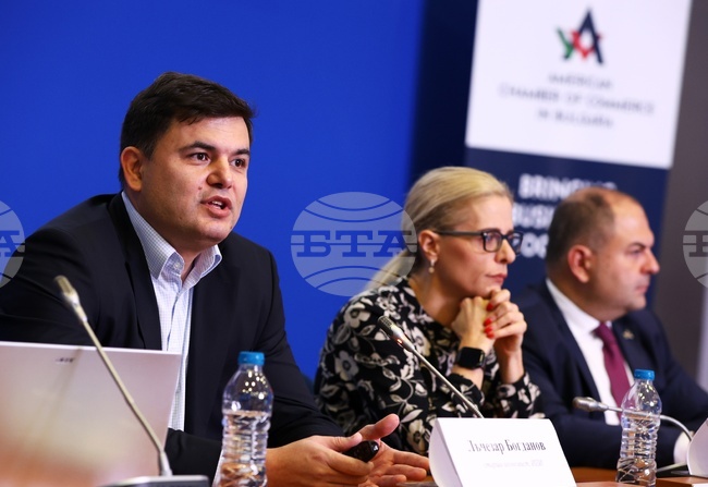 Национален пресклуб на БТА София - Американска търговска камара - доклад