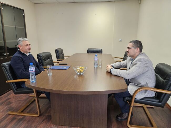 Възможностите за сътрудничество при преодоляване на последствията от кризи и бедствия обсъдиха ръководството на Държавна агенция "Държавен резерв и военновременни запаси" и областният управител на Шумен