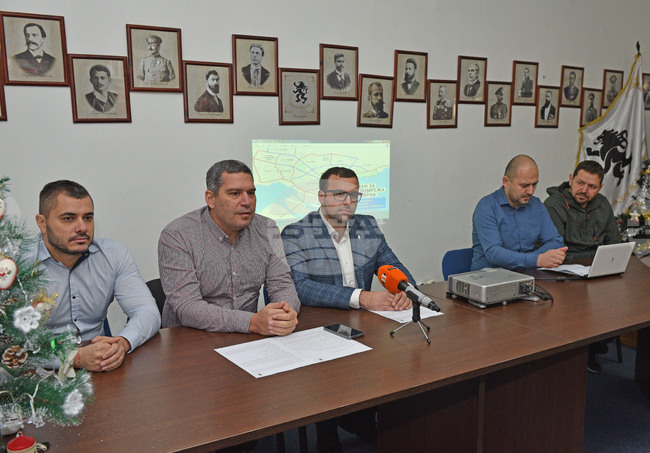 Варна - Общински съветници от "Възраждане" - пресконференция