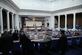 Парламент - извънредно заседание