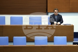 Парламент - извънредно заседание