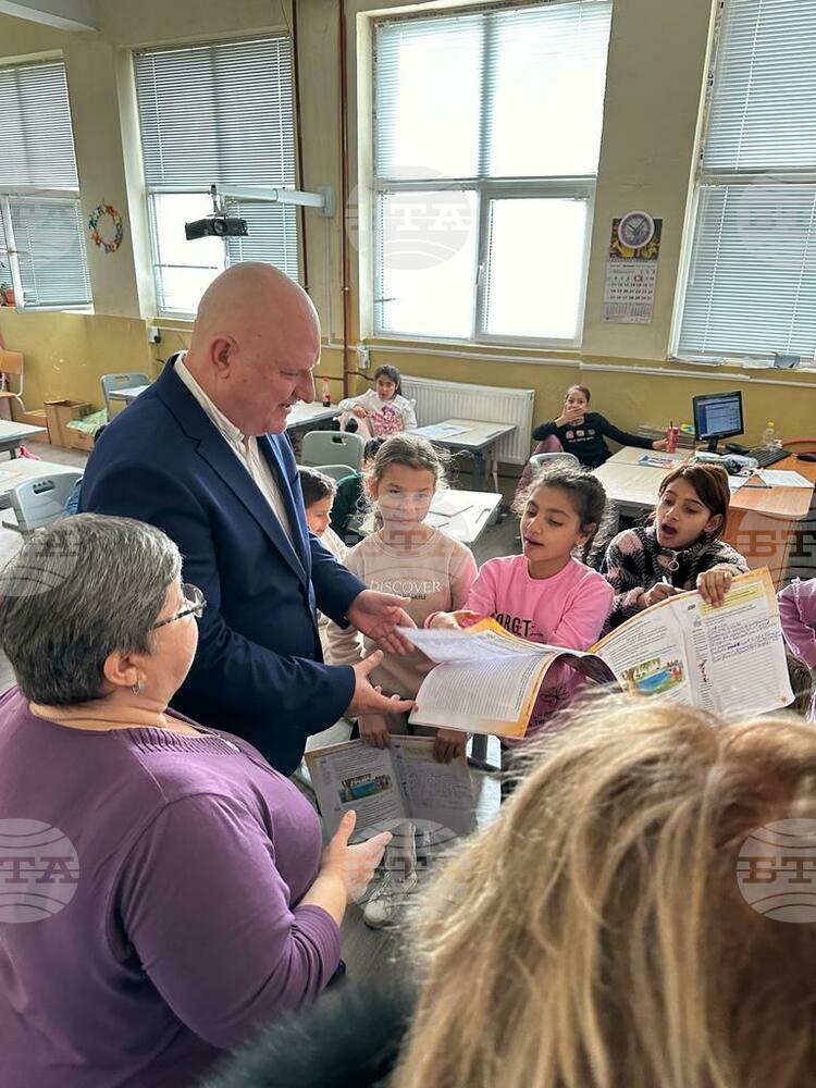 Изненадващо посещение на министър Галин Цоков в „Столипиново“ – откровен разговор за проблемите на учителите и нуждата от промени